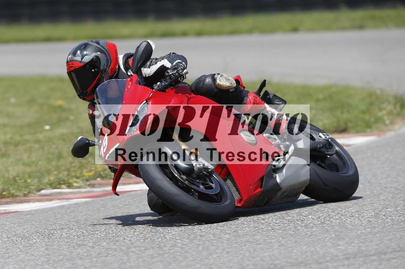 /27 12.06.2025 Ducati Schweiz Trackday Warmup  ADR/gelb-jeaune/19-2